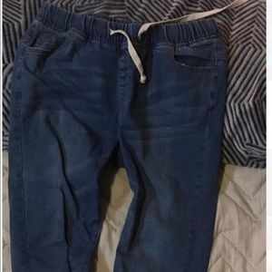 Elastic dark blue jeans